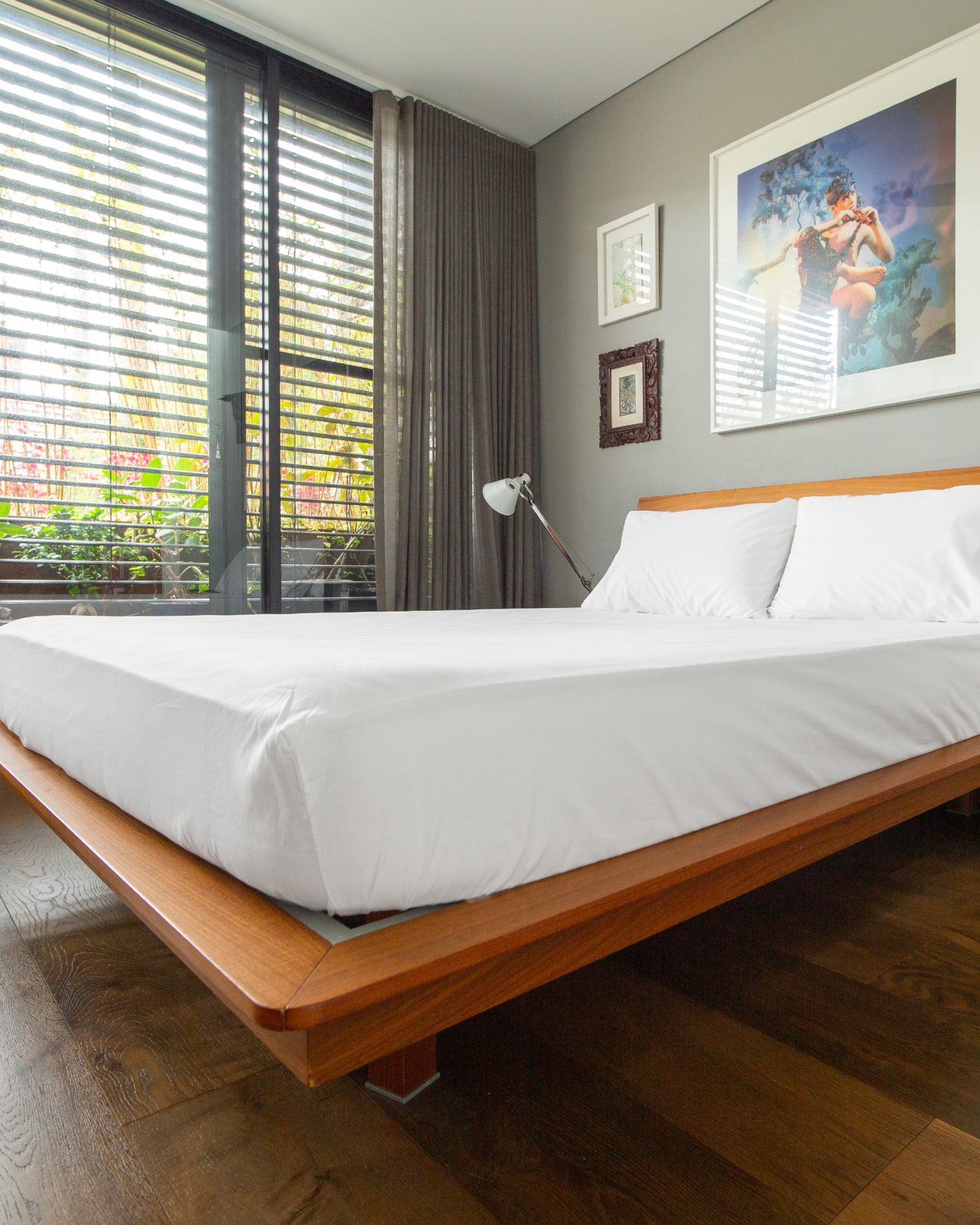 Fitted sheets of our most popular sheet. Fitteds come in either Deepase for mattresses up to 42cm high with 8cm tuck-in underneath. Or standard for mattresses up to 32cm high with 8cm tuck-in underneath. 